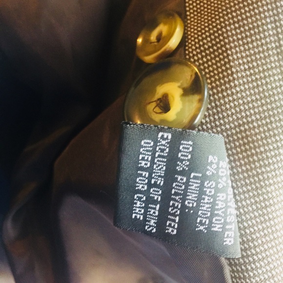 Top large but it’s more like a small/ medium - Picture 6 of 8